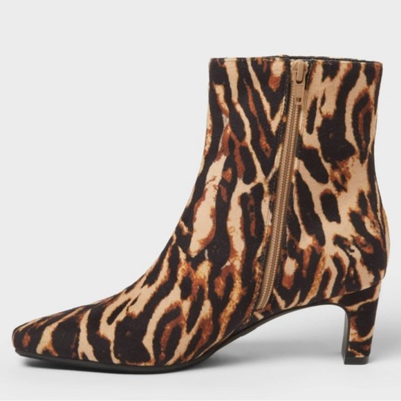 NWT Leopard Print Ankle Boots memory foam - Picture 2 of 7